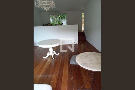 Casa à venda com 3 quartos, 258m² em Itaipu, Niterói