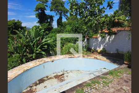 Casa à venda com 5 quartos, 330m² em Itaipu, Niterói