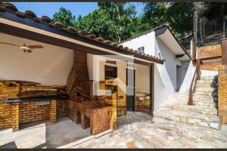 Casa à venda com 3 quartos, 254m² em Serra Grande, Niterói