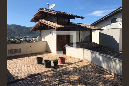 Casa à venda com 4 quartos, 193m² em Itaipu, Niterói