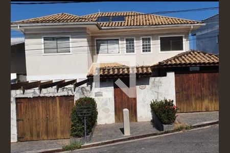 Casa à venda com 4 quartos, 560m² em Itaipu, Niterói