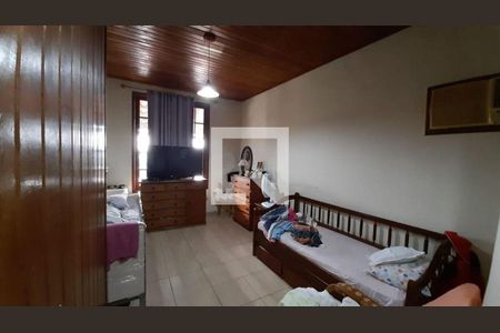 Casa à venda com 4 quartos, 191m² em São Lourenço, Niterói