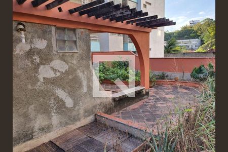 Casa à venda com 4 quartos, 240m² em Ingá, Niterói