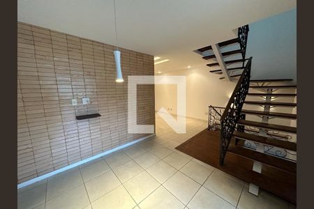 Casa à venda com 3 quartos, 210m² em Badu, Niterói