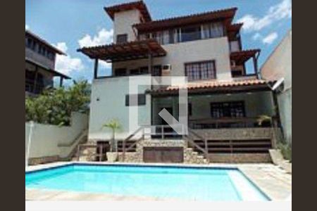 Casa à venda com 3 quartos, 513m² em Piratininga, Niterói