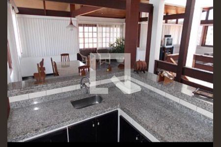 Casa à venda com 3 quartos, 513m² em Piratininga, Niterói