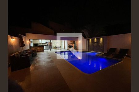 Casa à venda com 3 quartos, 340m² em Camboinhas, Niterói