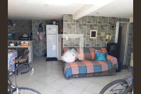 Casa à venda com 4 quartos, 183m² em Matapaca, Niterói