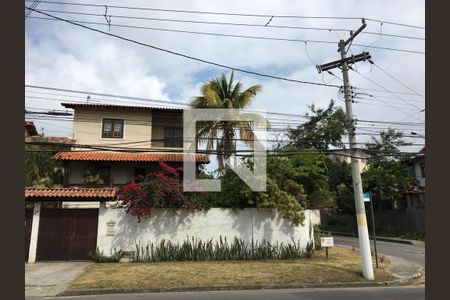 Casa à venda com 4 quartos, 315m² em Piratininga, Niterói