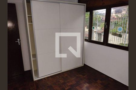 Casa à venda com 5 quartos, 300m² em Maria Paula, Niterói