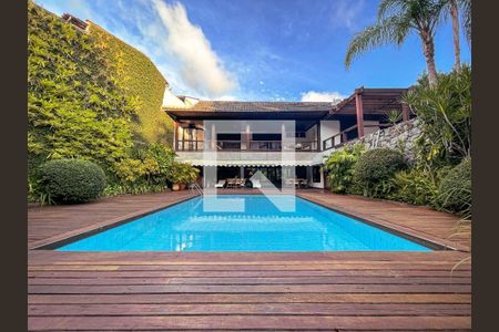 Casa à venda com 4 quartos, 743m² em São Francisco, Niterói