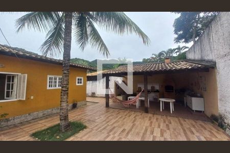 Casa à venda com 4 quartos, 450m² em Maravista, Niterói