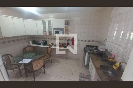 Casa à venda com 4 quartos, 450m² em Maravista, Niterói