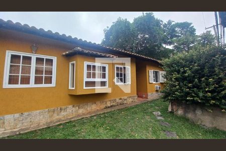 Casa à venda com 4 quartos, 450m² em Maravista, Niterói