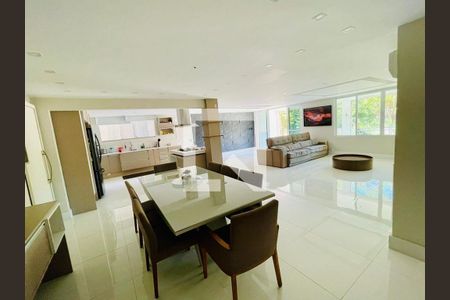 Casa à venda com 5 quartos, 500m² em Maceio, Niterói