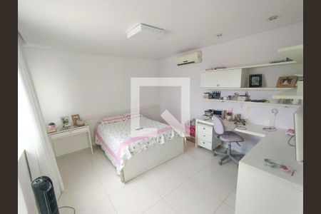 Casa à venda com 3 quartos, 320m² em Itaipu, Niterói