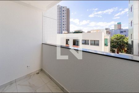 Varanda de apartamento à venda com 3 quartos, 77m² em Coração Eucarístico, Belo Horizonte