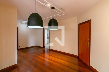 Sala  de apartamento para alugar com 3 quartos, 95m² em Belvedere, Belo Horizonte