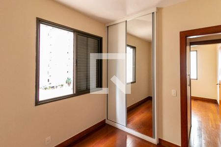 Quarto  de apartamento para alugar com 3 quartos, 95m² em Belvedere, Belo Horizonte
