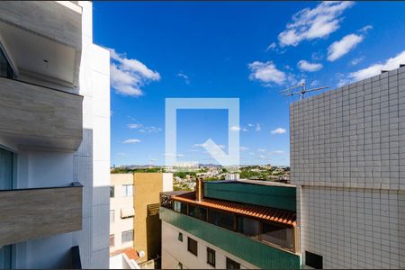 Vista de apartamento à venda com 3 quartos, 77m² em Coração Eucarístico, Belo Horizonte