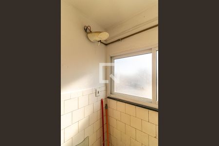 Banheiro de kitnet/studio para alugar com 1 quarto, 11m² em Sé, São Paulo