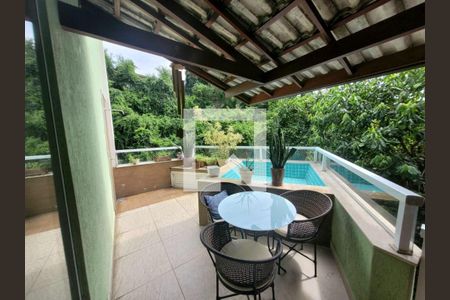 Casa à venda com 4 quartos, 260m² em Badu, Niterói