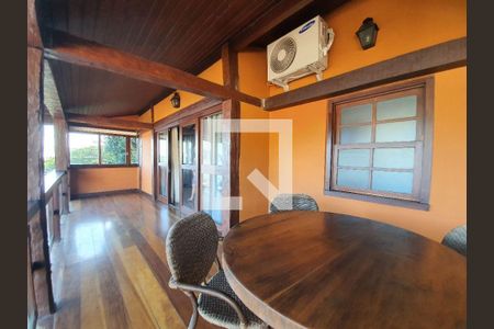 Casa à venda com 3 quartos, 320m² em São Francisco, Niterói