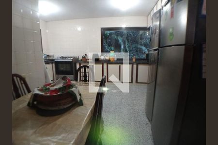 Casa à venda com 4 quartos, 318m² em Engenho do Mato, Niterói