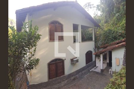 Casa à venda com 5 quartos, 300m² em Serra Grande, Niterói