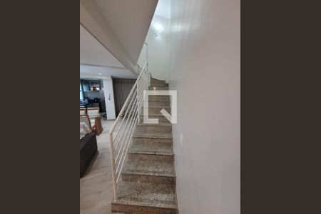 Casa à venda com 3 quartos, 107m² em Pirajá, Belo Horizonte