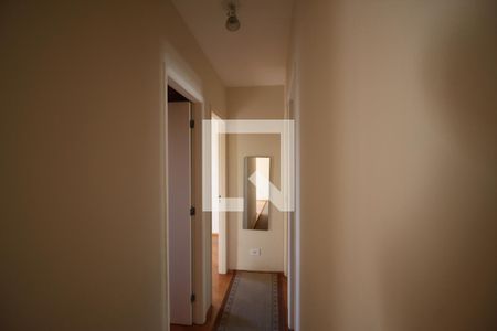 Corredor de apartamento à venda com 3 quartos, 65m² em Vila Sofia, São Paulo