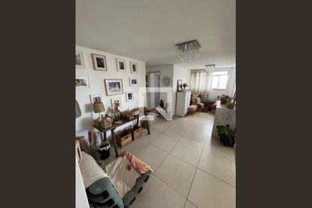 Apartamento à venda com 3 quartos, 135m² em João Pinheiro, Belo Horizonte