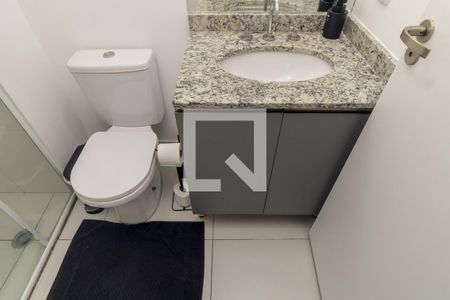 Banheiro de kitnet/studio para alugar com 1 quarto, 22m² em República, São Paulo