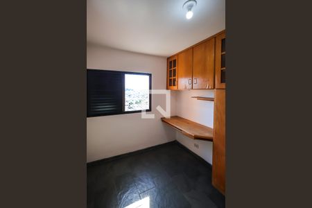 Quarto 1 de apartamento para alugar com 2 quartos, 58m² em Vila Moraes, São Paulo