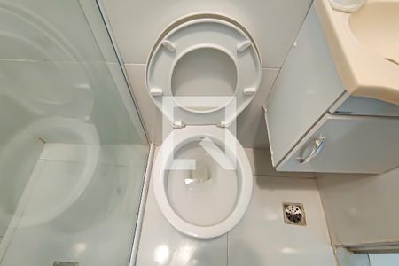 banheiro de casa para alugar com 1 quarto, 60m² em Curicica, Rio de Janeiro