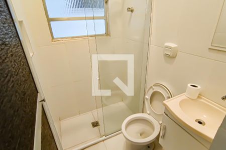 banheiro de casa para alugar com 1 quarto, 60m² em Curicica, Rio de Janeiro