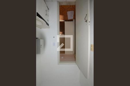 Banheiro de apartamento à venda com 2 quartos, 50m² em Vaz Lobo, Rio de Janeiro