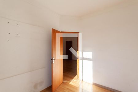 Quarto 2 de apartamento para alugar com 2 quartos, 51m² em Heliópolis, Belo Horizonte