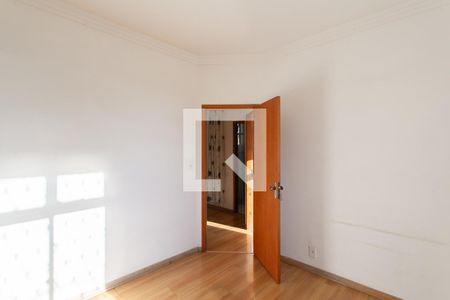 Quarto 1 de apartamento para alugar com 2 quartos, 51m² em Heliópolis, Belo Horizonte