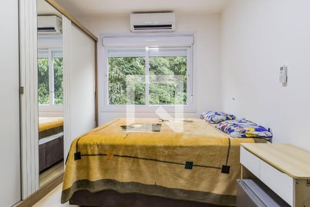 Dormitório 2 de apartamento à venda com 2 quartos, 44m² em São João, Porto Alegre