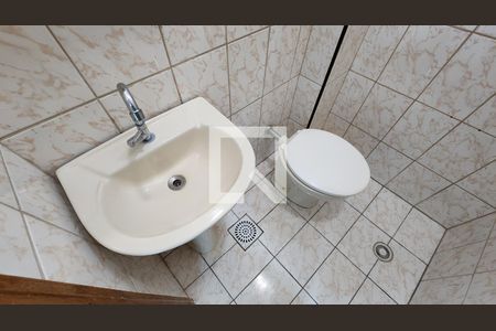 Banheiro de kitnet/studio para alugar com 1 quarto, 30m² em Marapé, Santos