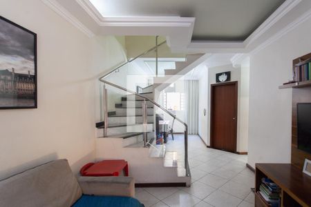 Sala de casa à venda com 2 quartos, 90m² em Planalto, Belo Horizonte