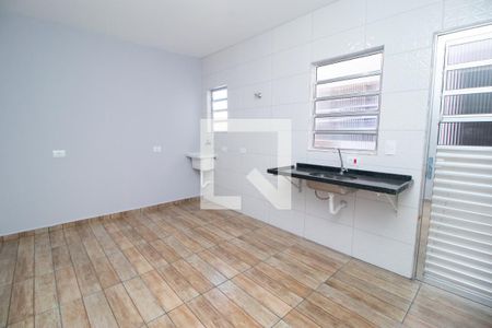 Cozinha e Área de Serviço de kitnet/studio para alugar com 1 quarto, 30m² em Vila Palmares, Santo André