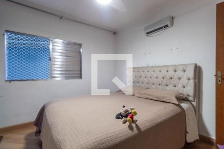 Quarto 1 de casa para alugar com 2 quartos, 110m² em Jardim Piratininga, São Paulo