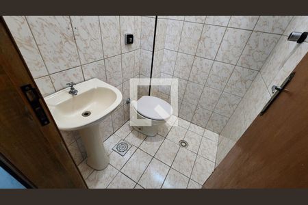 Banheiro  de kitnet/studio para alugar com 1 quarto, 30m² em Marapé, Santos