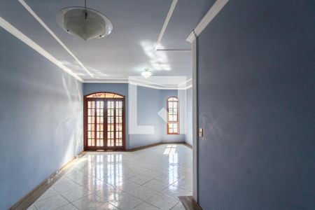 Sala de casa à venda com 3 quartos, 137m² em Planalto, Belo Horizonte