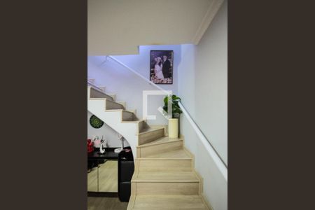 Escada de casa para alugar com 3 quartos, 190m² em Jardim Vila Formosa, São Paulo
