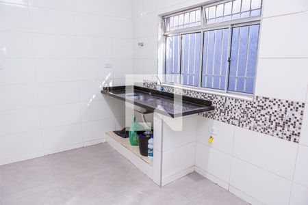 Sala e Cozinha de casa para alugar com 1 quarto, 34m² em Vila Paranagua, São Paulo