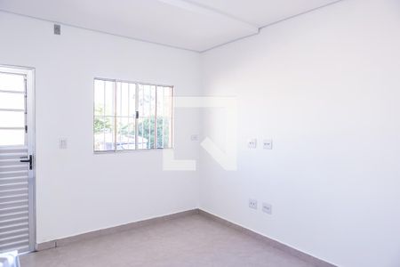 Sala e Cozinha de casa para alugar com 2 quartos, 38m² em Vila Paranagua, São Paulo