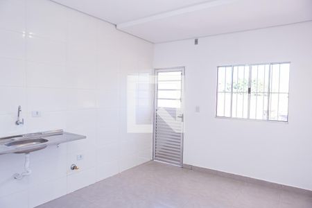 Sala e Cozinha de casa para alugar com 2 quartos, 38m² em Vila Paranagua, São Paulo